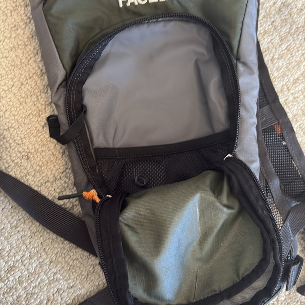 The North Face Green and Gray Backpack with Padded Straps - Picture 3 of 7